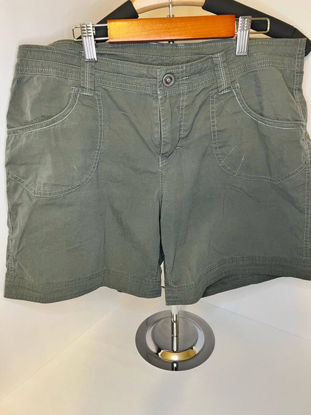 Kuhl Kontra Women's Olive Green Hiking Shorts 6” inseam Size 12